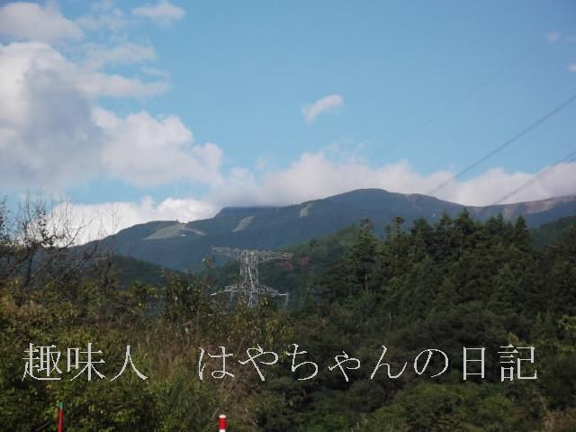 花森湖から望む蔵王山.JPG