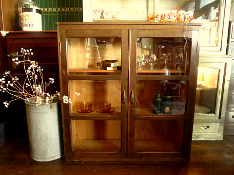 食器棚 飾り棚 インテリア 昭和レトロ フローラガラス 当時物 レトロ