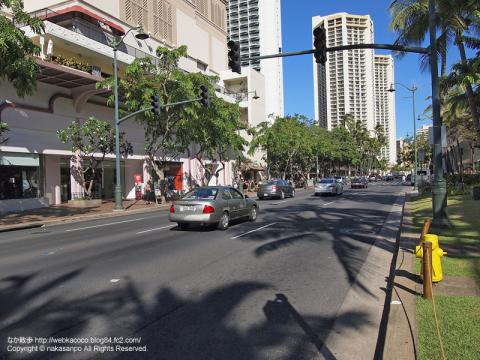 ハワイのカラカウア通りの写真