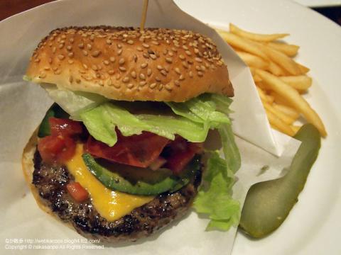 羽田空港で食べたハンバーガーの写真