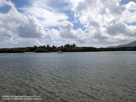 沖縄県の石垣島にある川平湾の写真