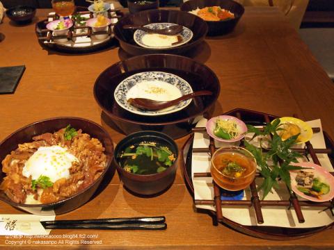 羽田空港での食事の写真